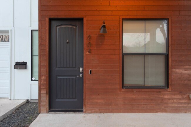 Foto del edificio - 3/2 East Austin Gem Ready for Move in