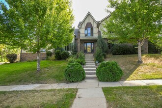 Building Photo - 4404 S Yellowstone Ln