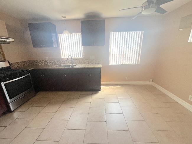 Building Photo - 133 Avenida Miramar