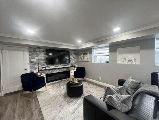 Foto del edificio - 233-15 130th Ave