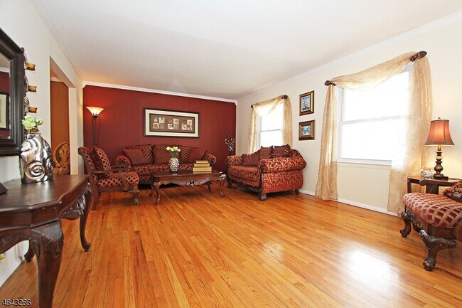Building Photo - 30 Colonial Woods Dr