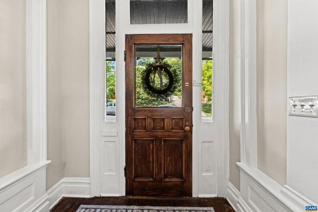 Foto del edificio - 830 W Beverley St