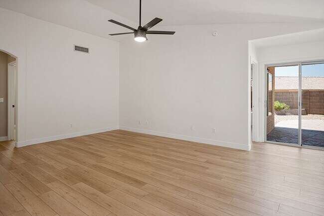 Building Photo - SINGLE FAMILY HOME.