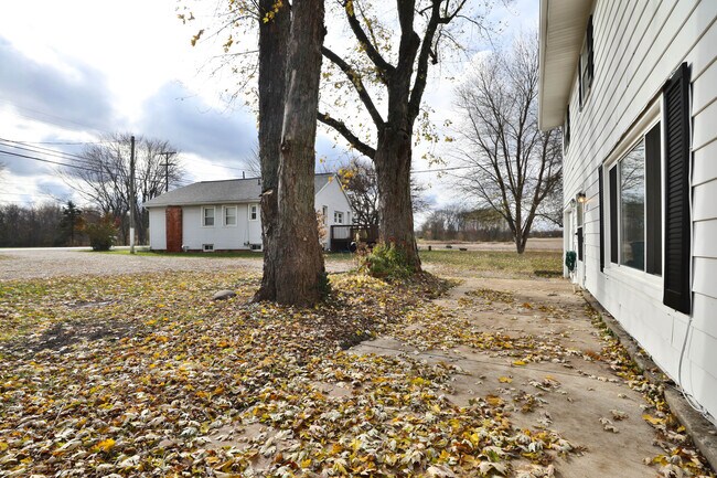 Building Photo - 11100 Broad St SW