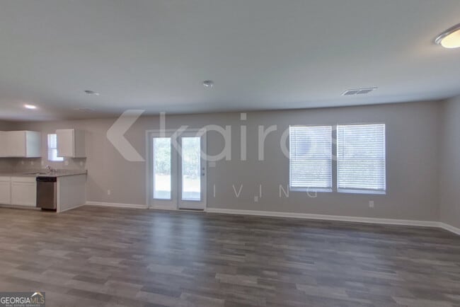 Building Photo - 214 York Ln