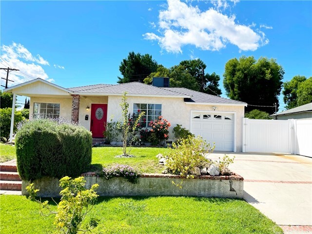 Primary Photo - 7001 Balcom Ave