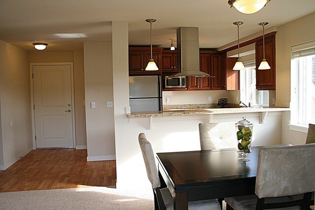 Foto del edificio - 3232 15th Ave W