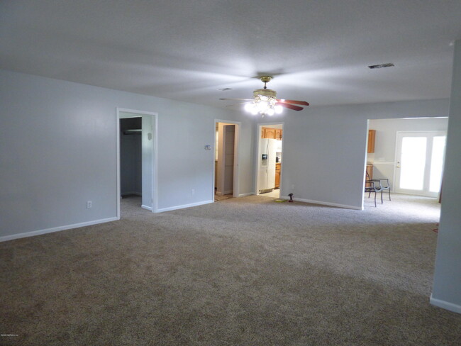 Foto del edificio - 13203 Yellow Bluff Rd