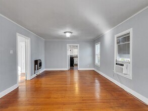 Building Photo - 5019 Avenue M 1/2