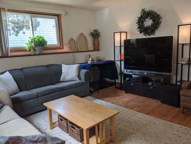 Living Room - 1014 10th Ave N