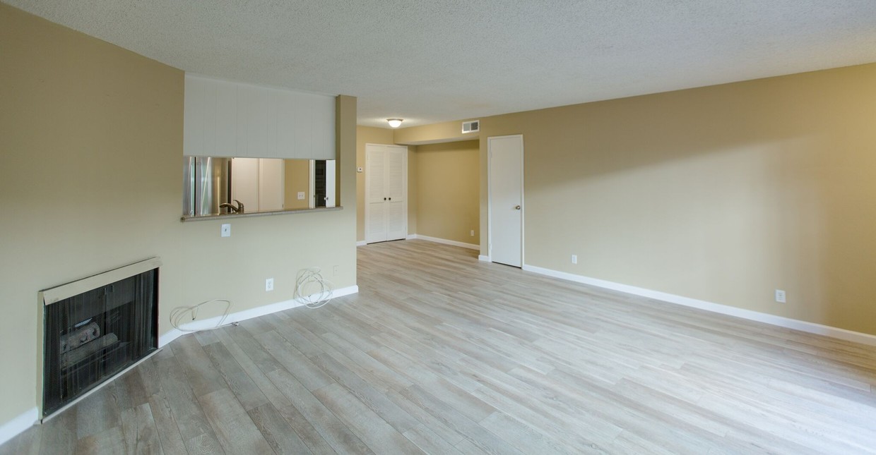 Foto principal - 7005 Jordan Ave