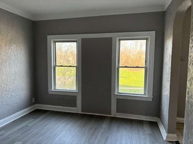 Building Photo - 848 Linn Dr