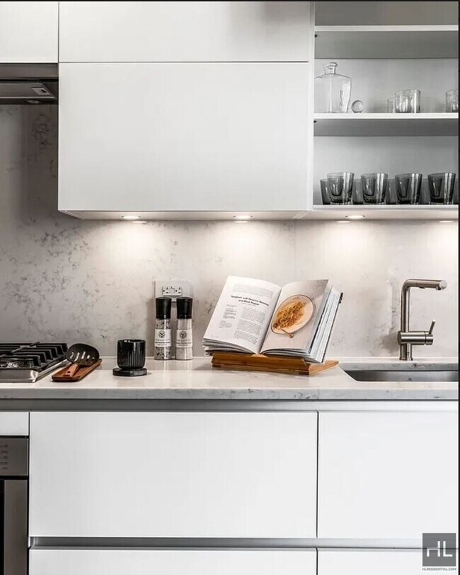 Foto del edificio - AMAZING STUDIO APARTMENT! WON’T LAST!! NO ...