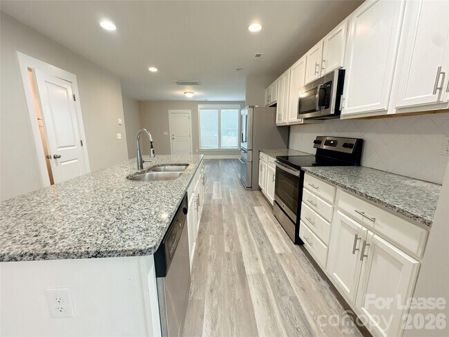 Foto del edificio - 807 McArthur Ave