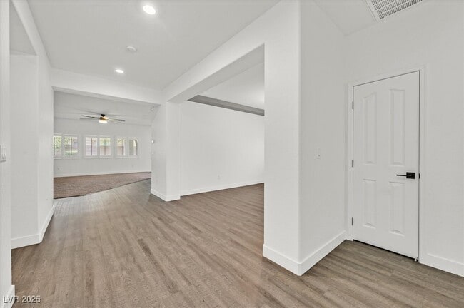 Building Photo - 913 Hickory Park St