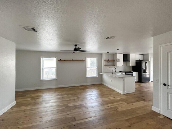 Building Photo - 5506 Apple Orchard Ln