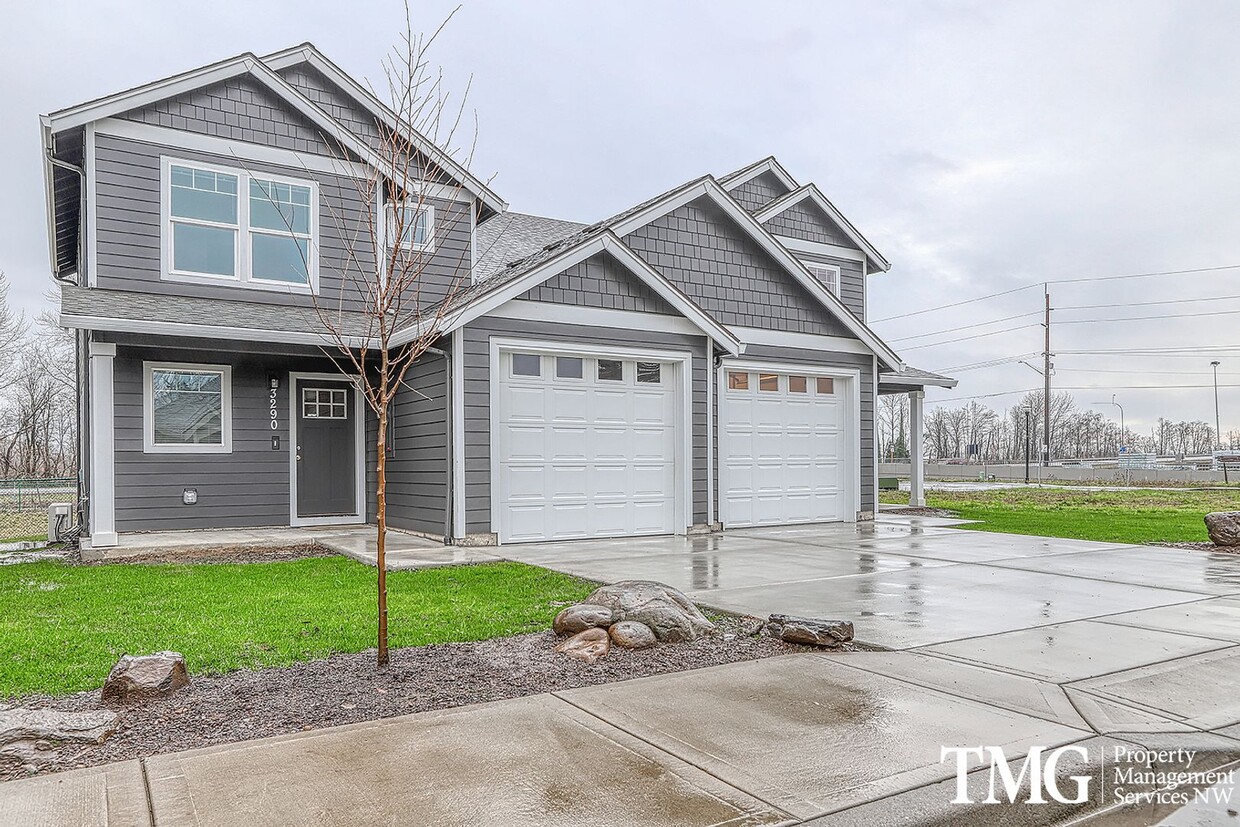 Primary Photo - Newly Constructed 2 Story Duplex in Washou...