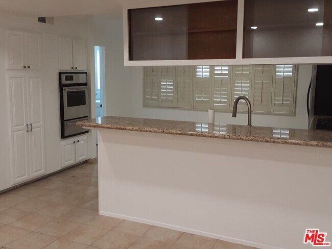 Building Photo - 4320 Glencoe Ave #4