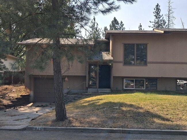 Building Photo - 924 E Bedivere Dr