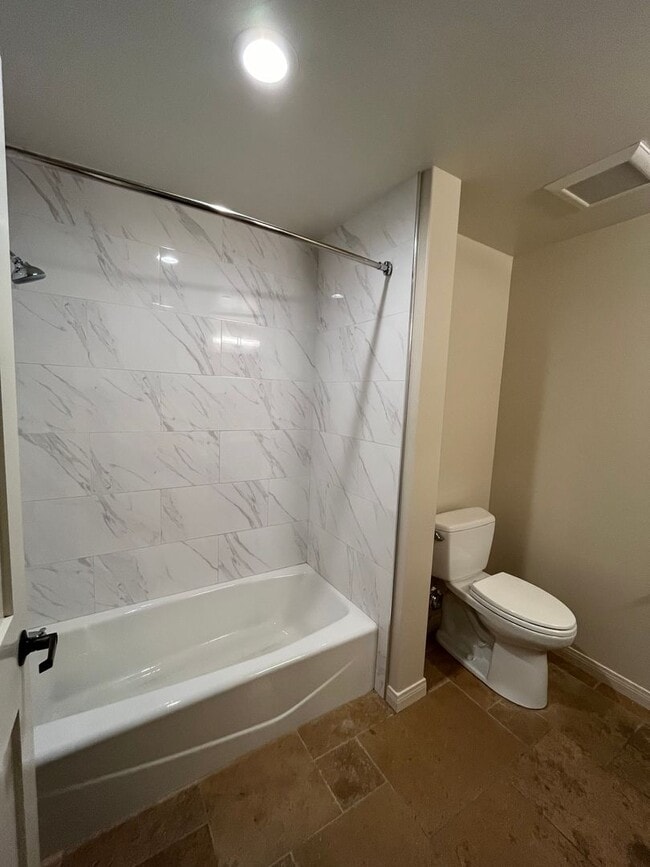 Building Photo - 3880 State St