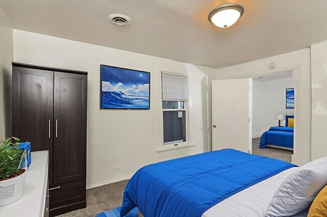 Foto del edificio - 718 24th Ave NE