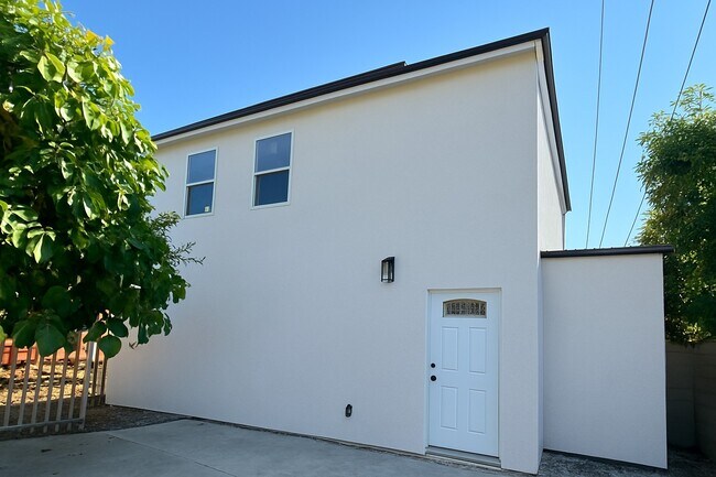 Foto del edificio - 7344 Topeka Dr