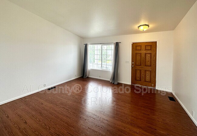 Building Photo - 5942 Vallecito Dr