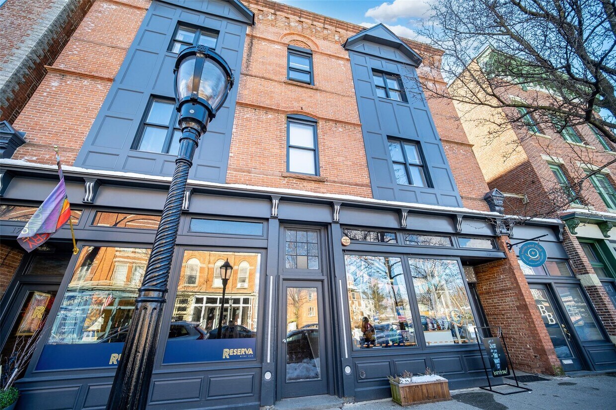 Foto principal - 173 Main St