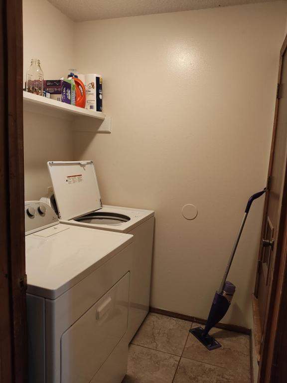 Building Photo - 71 Valleyview Rd