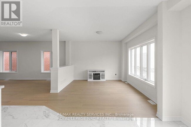 Building Photo - 106 Palace St