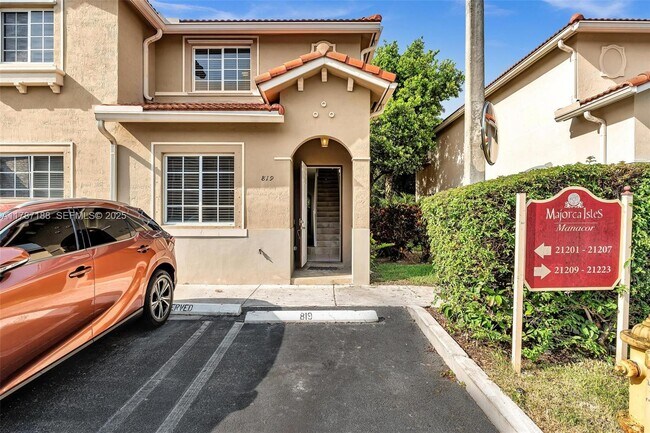 Foto del edificio - 21205 NW 14th Pl