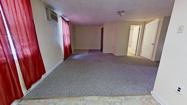 Building Photo - Apartment