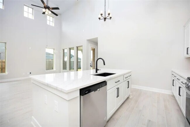 Foto del edificio - 24130 Elkhorn Gln Ln