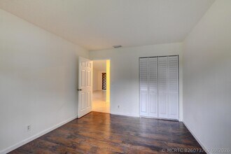 Building Photo - 499 Hardwood Pl