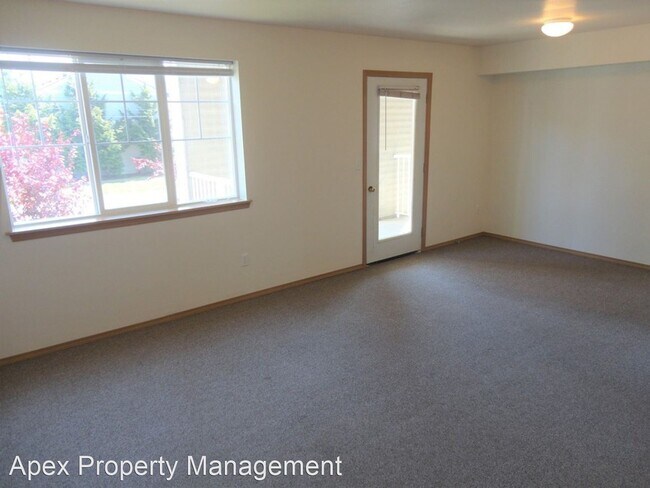 Building Photo - 3 br, 1.5 bath Apartment - 920 22ND STREET