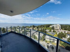 Building Photo - 1493 Martin St