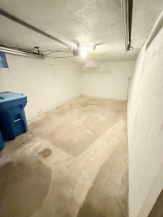 Foto del edificio - Spacious 3BD/1BA Single Family Home