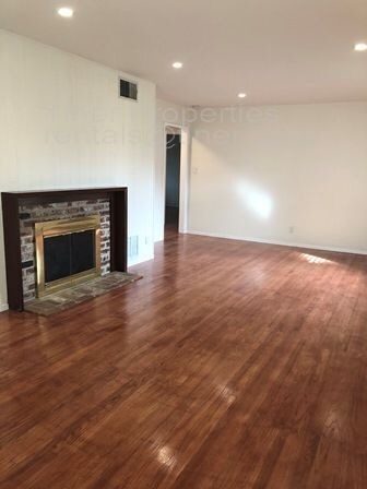 Building Photo - Charming Bedroom 2.5 Bath - Tier 3