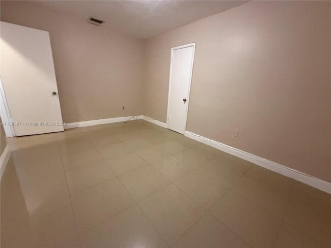 Building Photo - 3 bedroom in Miramar FL 33023