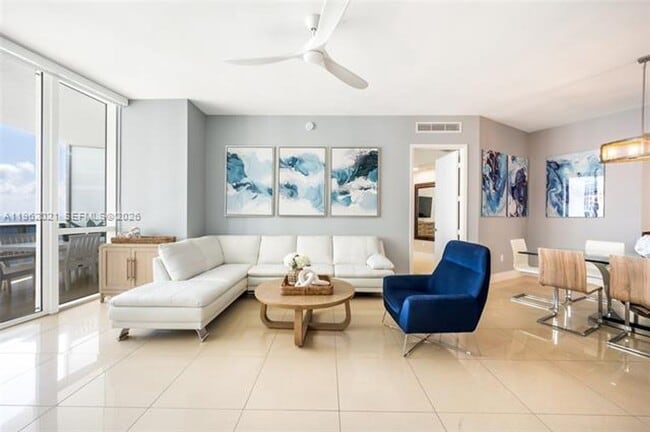 Foto del edificio - 15901 Collins Ave