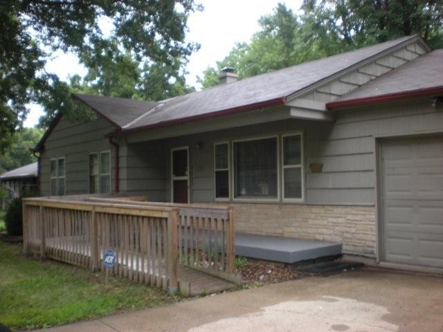 Primary Photo - 1305 High Grove Rd