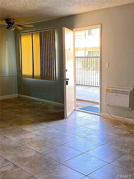 Foto del edificio - 811 Orchid Ct