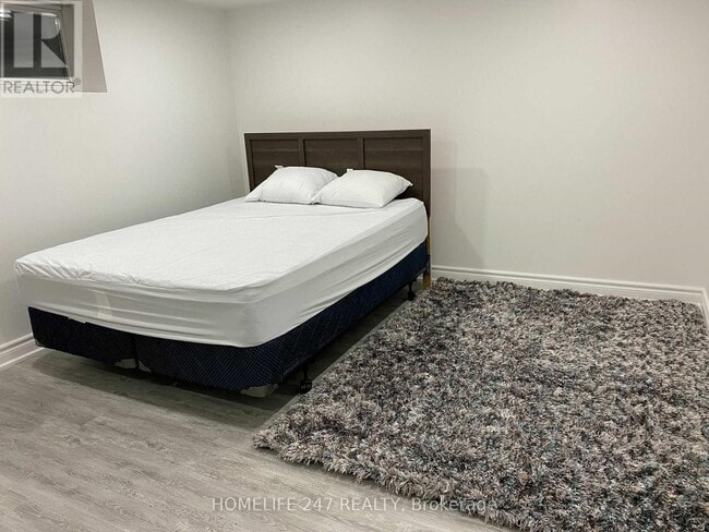 Building Photo - 50 Panmure Crescent