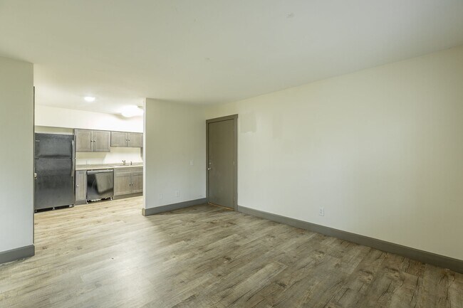 Building Photo - Parkwood Apartments