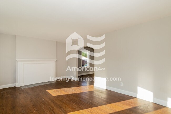 Building Photo - 5766 3 Mile Dr