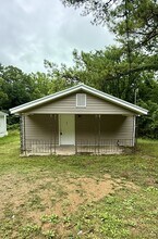 Building Photo - 531 W Lake Dr