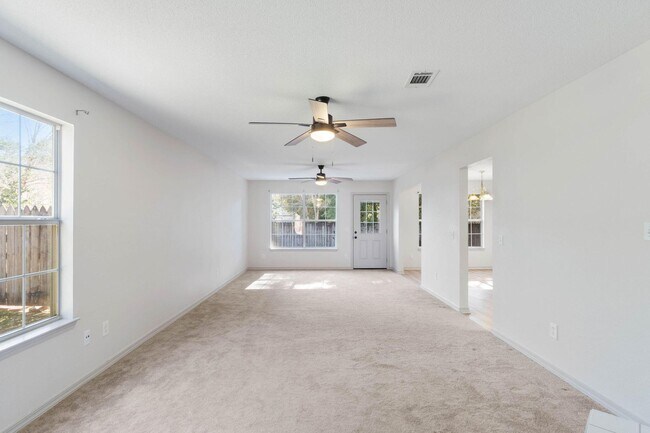 Foto del edificio - Turn-Key 3 Bed, 2.5 Bath Two-Story Home – ...