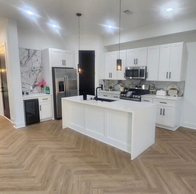 Foto del edificio - 4216 Sterling St
