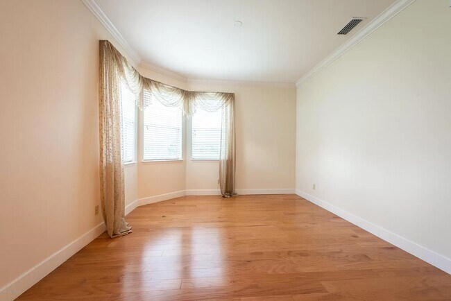 Building Photo - 760 Wintergreen Ln