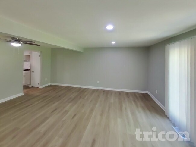 Foto del edificio - 9226 Throgmorton Rd